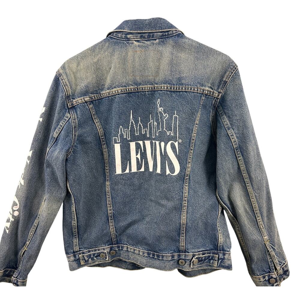 Levi’s Premium NYC Skyline Graphic Denim Trucker Jacket Medium